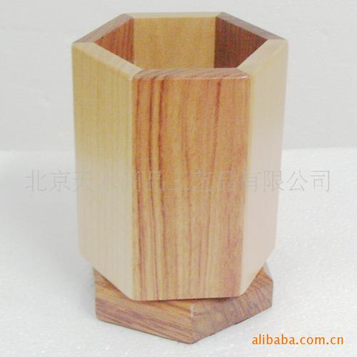 六角旋转笔筒 工厂直销木制礼品，商务与庆典的实用文化之选